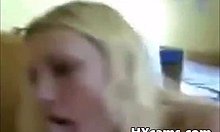 En flott video for orgasme komplementerer en tenåringspar blowjob som ble filmet på webcam