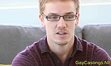 Schwules Paar erkundet Analspiele und Deepthroat in hausgemachtem Video