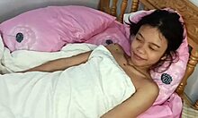 Filipina arcra baszva és spermával borítva
