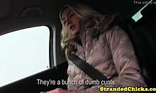 Ranna autostopowiczka otrzymuje seks od czeskiej laski