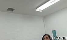 Wideo z perspektywy pierwszej osoby, na którym dziewczyna zostaje uwiedziona i ruchana przez przyjaciela