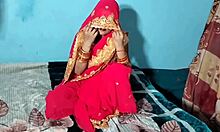 Indische Braut gibt in ihrer Hochzeitsnacht einen Blowjob
