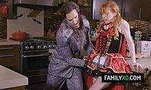 Madi Collins és Melody Mynx sztárok Halloween témájú vérfertőzés videóban