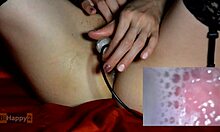 Una pareja amateur se pone pervertida con una cámara de endoscopio y medias