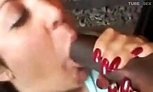 Μια ερασιτέχνης πόρνη κάνει μια απίστευτη πίπα