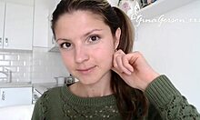 ראיון וידאו ביתי חובב עם כוכבת הפורנו האירופאית ג'ינה גרסון עם שאלות למעריצים