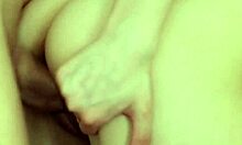 Белла Греис прави креми од својих девојака у овом врућем и напаљеном видеу