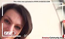 Amatérská brunetka dráždí v domácím videu s roztrhaným oblečením